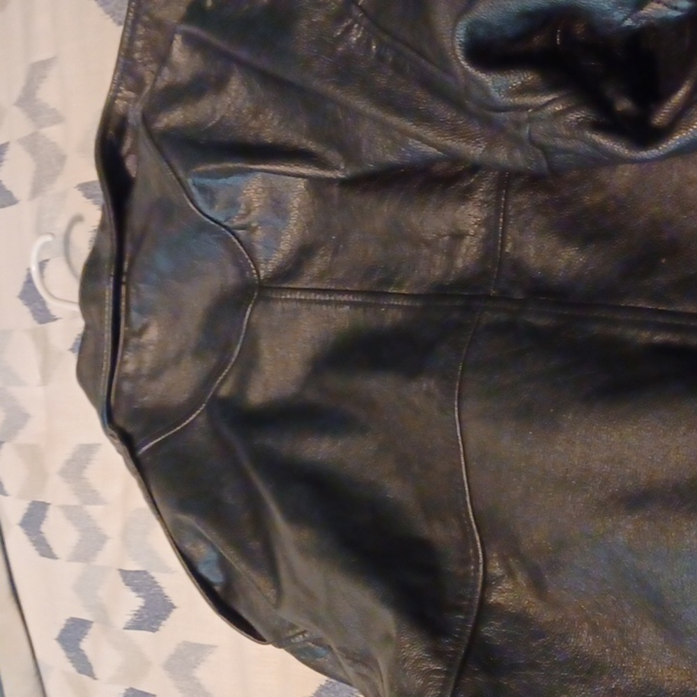Leather jacket - Picture 3 of 6